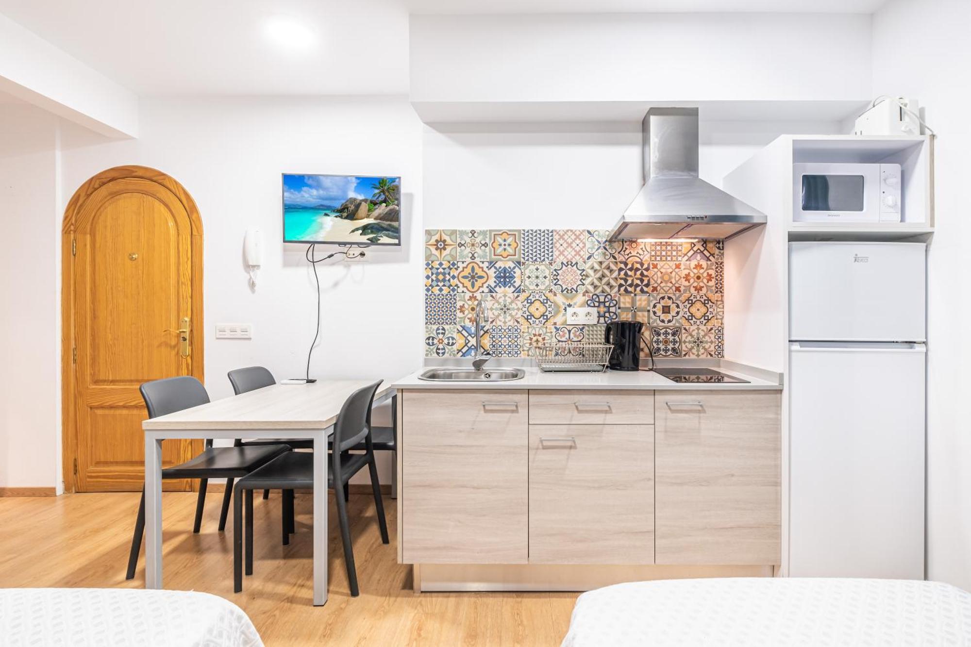 Apartamentos El Castell (Adults Only) Benidorm Bagian luar foto