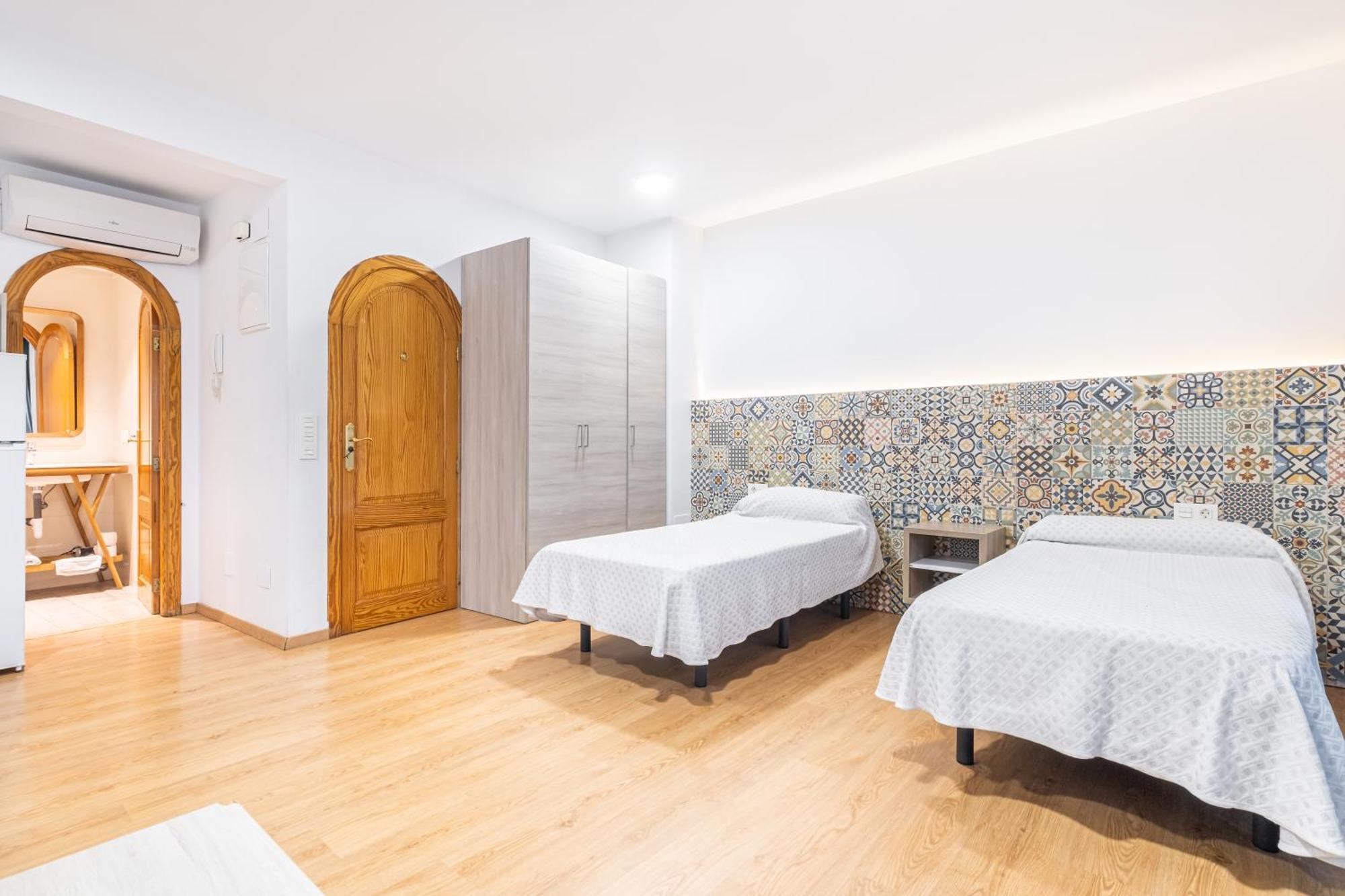 Apartamentos El Castell (Adults Only) Benidorm Bagian luar foto