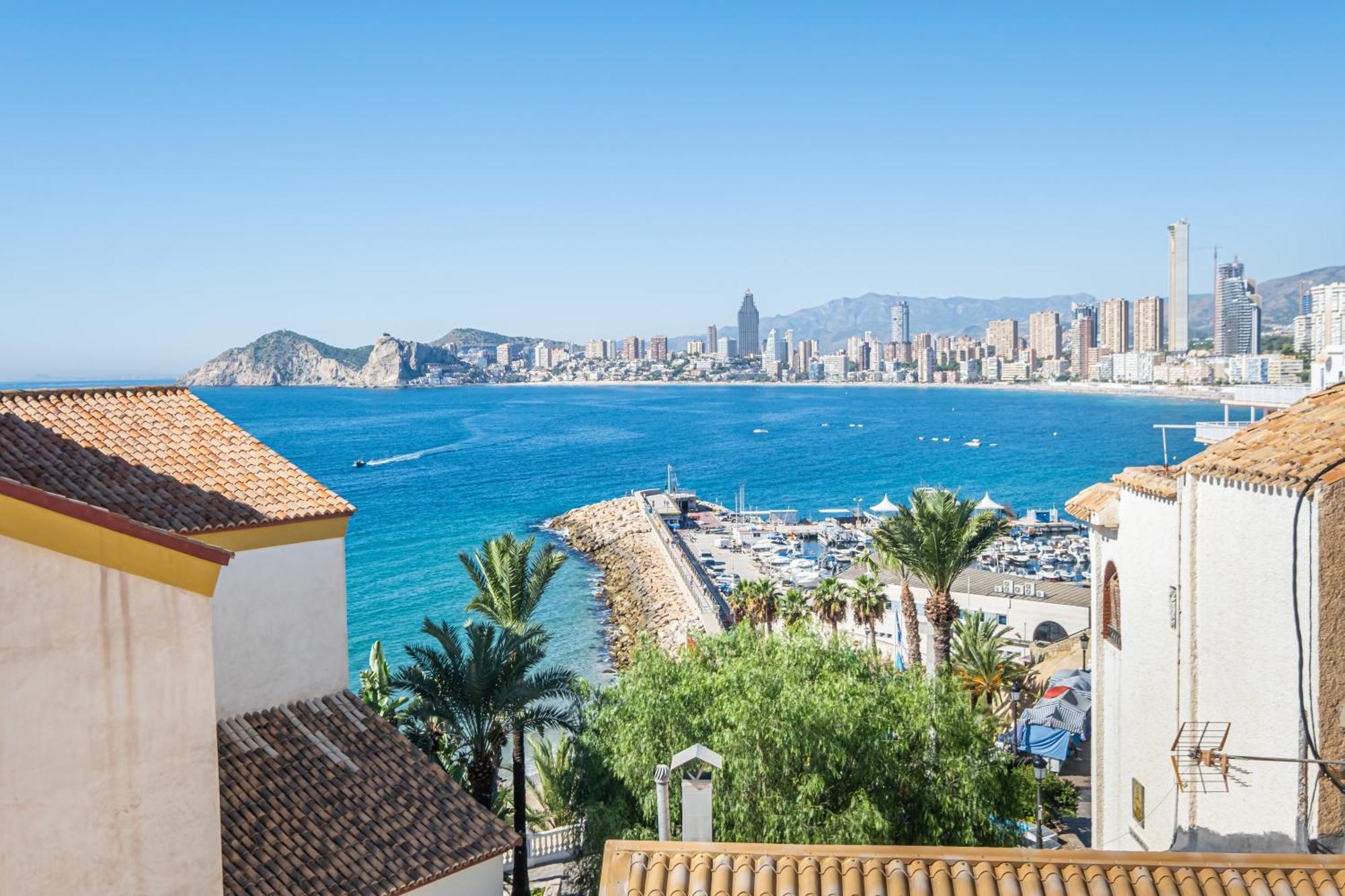 Apartamentos El Castell (Adults Only) Benidorm Bagian luar foto