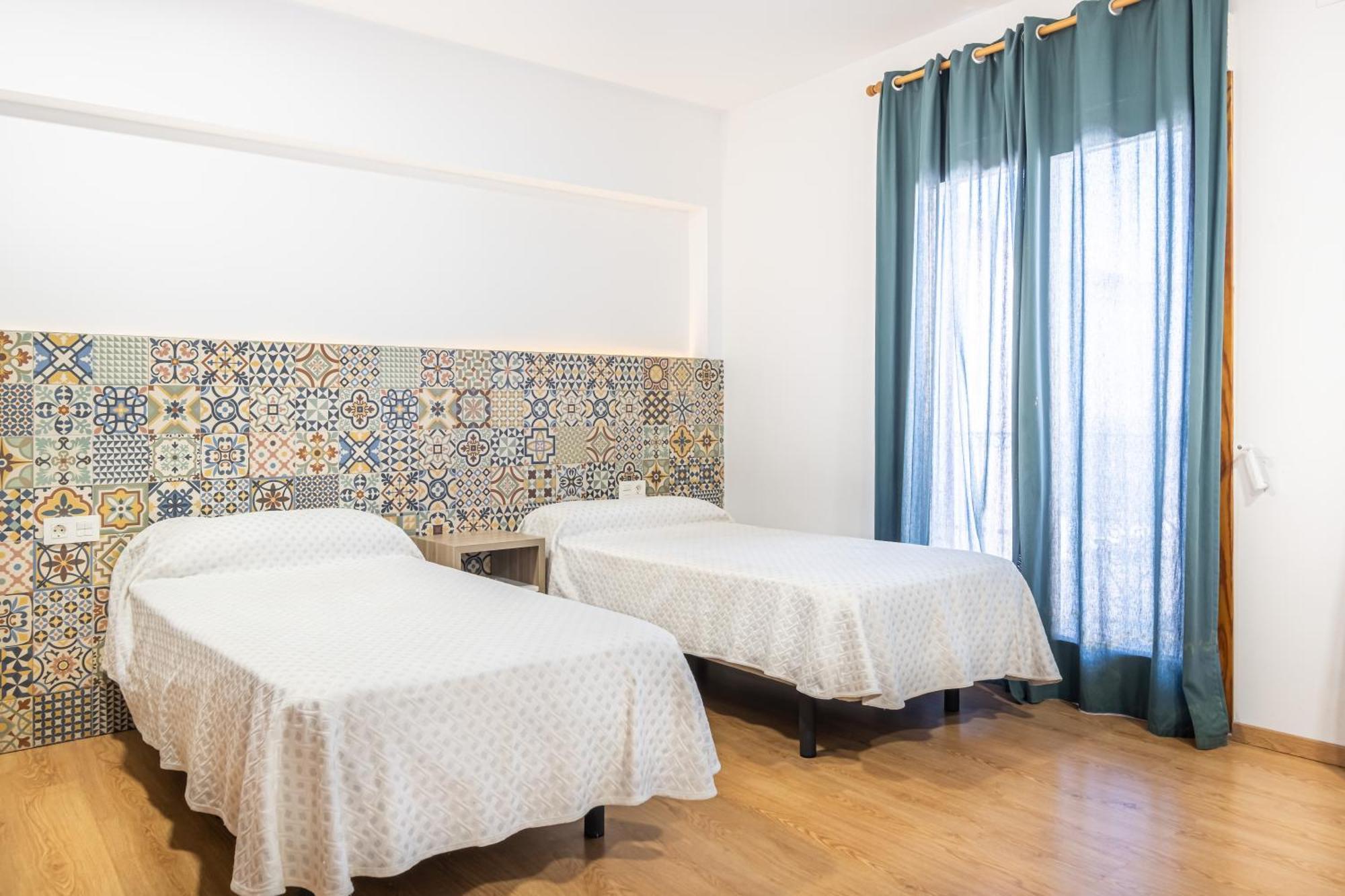 Apartamentos El Castell (Adults Only) Benidorm Bagian luar foto