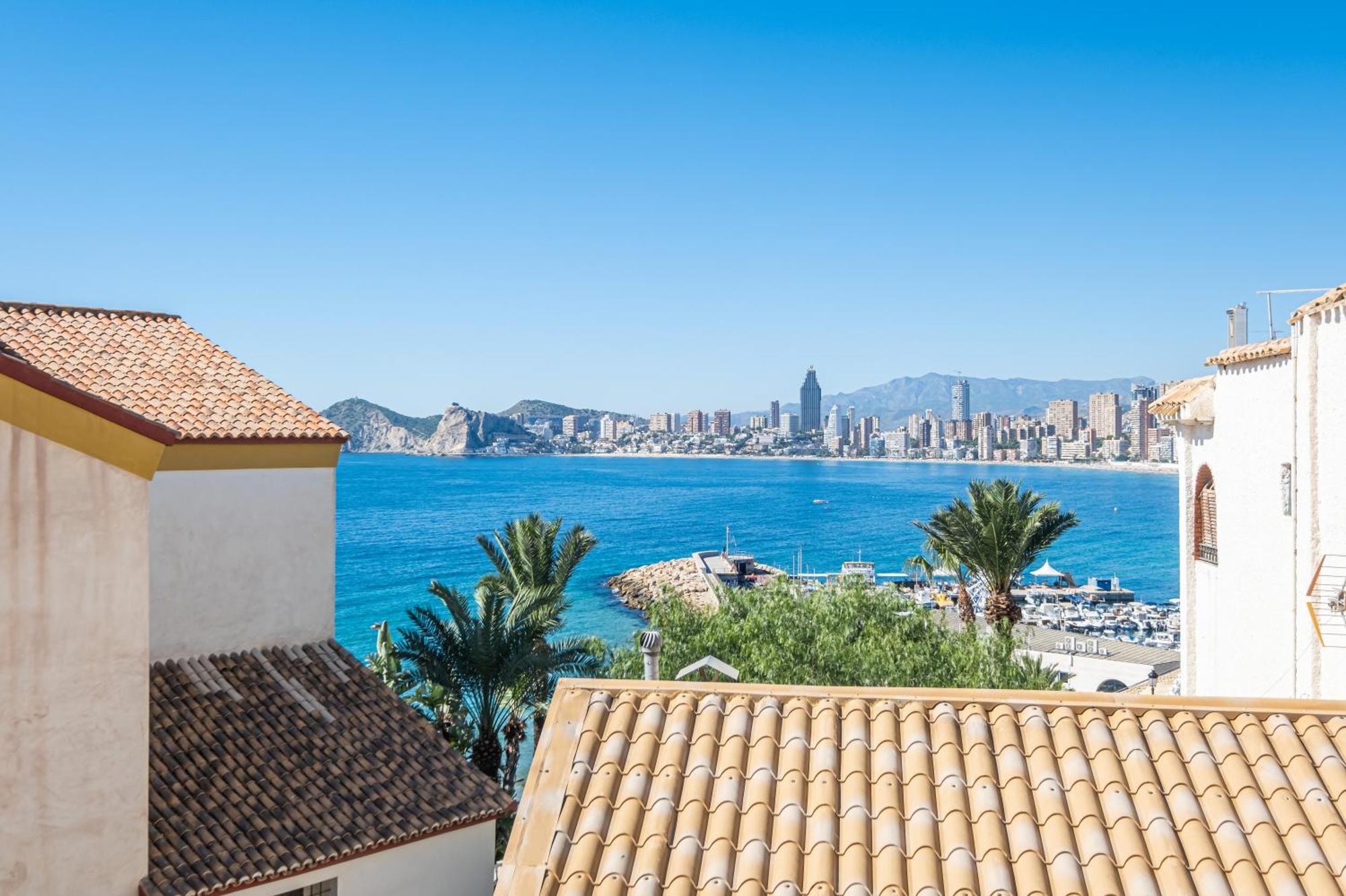 Apartamentos El Castell (Adults Only) Benidorm Bagian luar foto